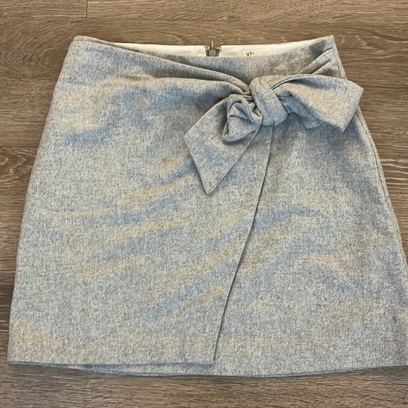 Wilfred Dresses & Skirts - Wilfred skirt